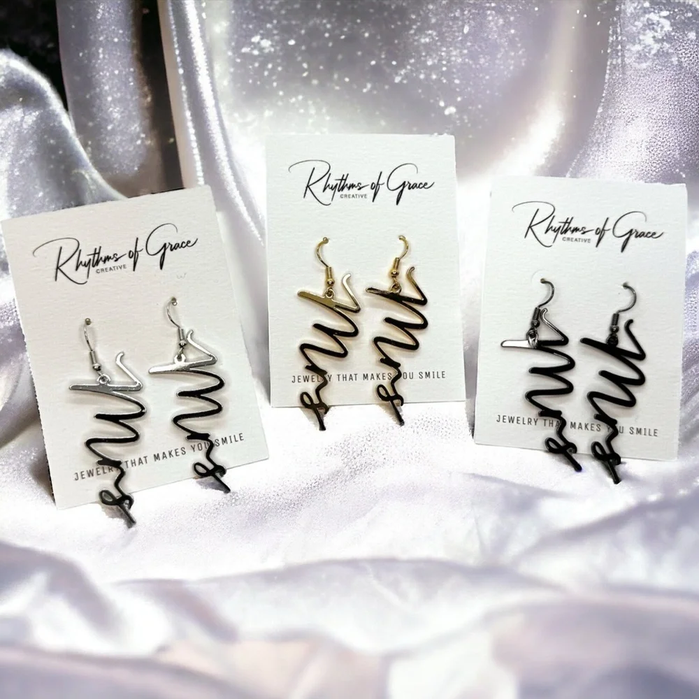 NWT Bridal Style: Stunning 'MRS' Dangle Earrings for the Chic Bride! Gunmetal
